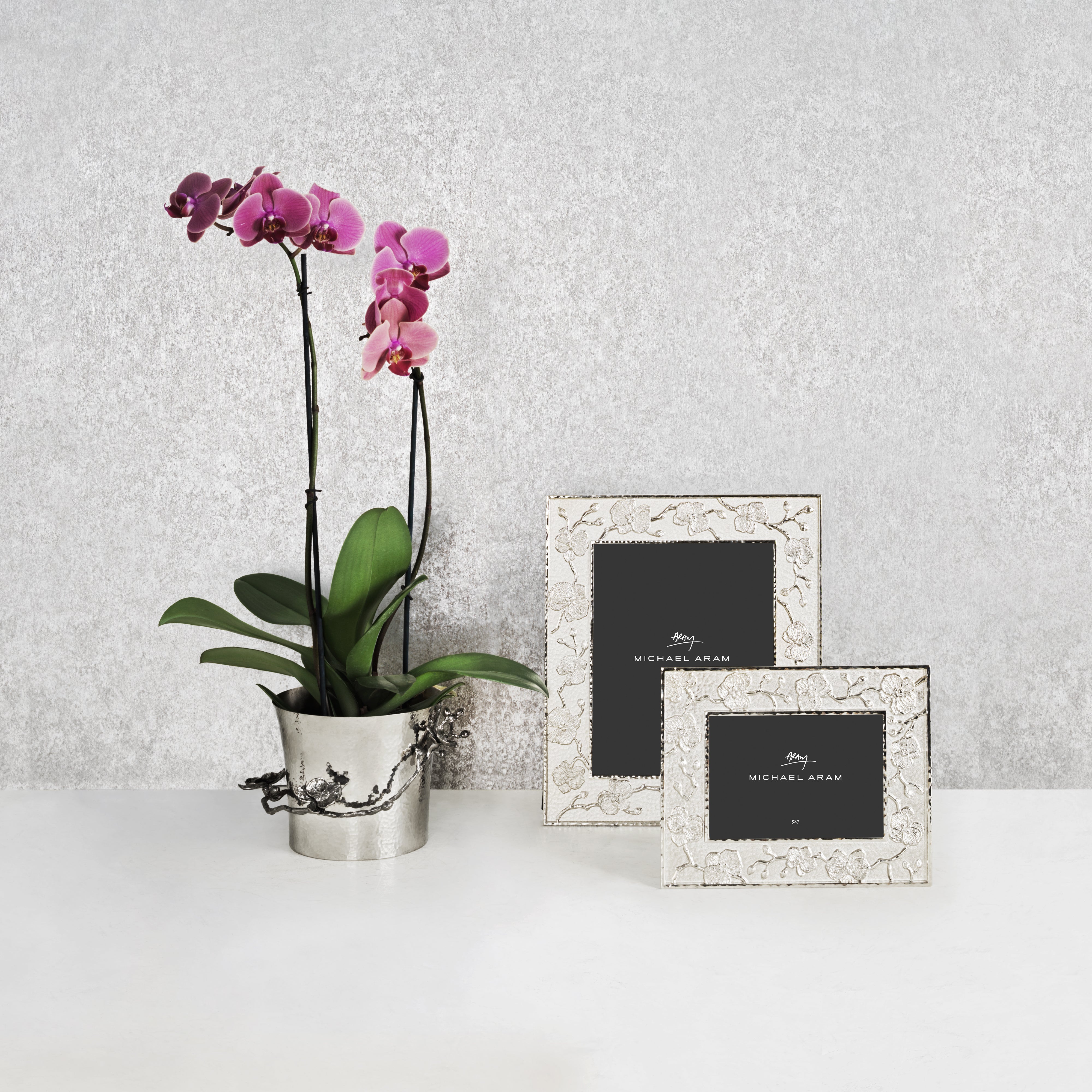 White Orchid Sculpted Frame